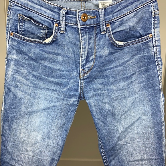 Mid-rise, Super stretchy Jeans - Picture 2 of 2